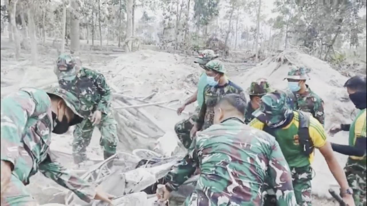 Status tanggap darurat bencana erupsi diperpanjang.