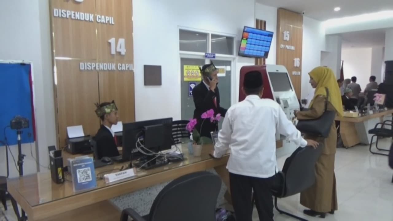 Jember luncurkan aplikasi real time monitoring tender.