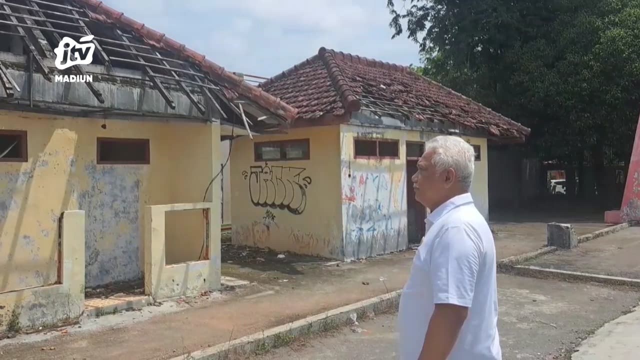 Ketua DPRD Ngawi Kecewa Kondisi Alun-Alun Ngawi yang Rusak Parah