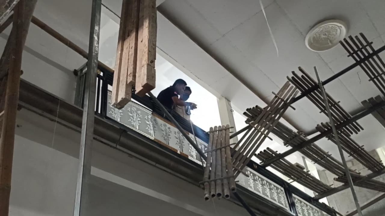 Tiga Pekerja Bangunan di Tulungagung Jatuh dari Ketinggian 6 Meter, Satu Tewas