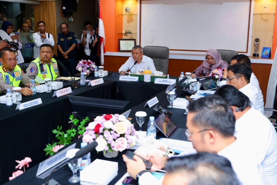 Menhub Dudy Pimpin Rakor Kesiapan Nataru di Pelabuhan Ketapang Banyuwangi