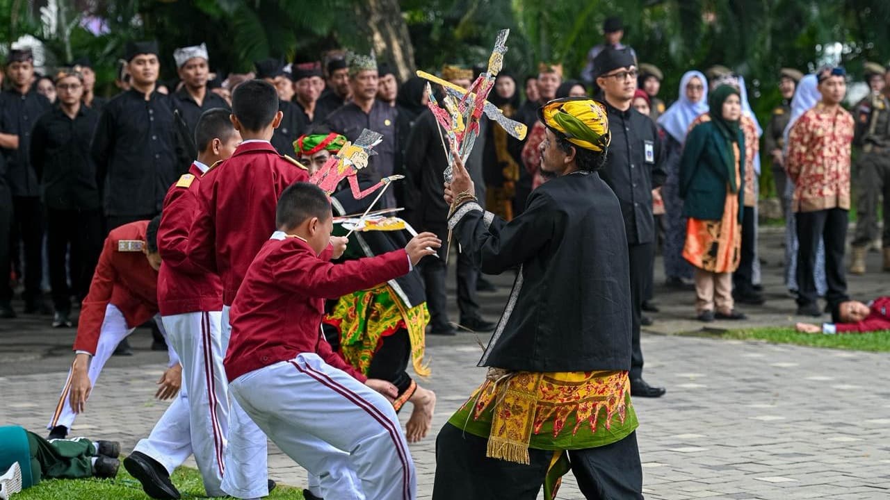 Siswa Sekolah Rakyat Banyuwangi Meriahkan Hari Jadi Banyuwangi (Harjaba) ke-254