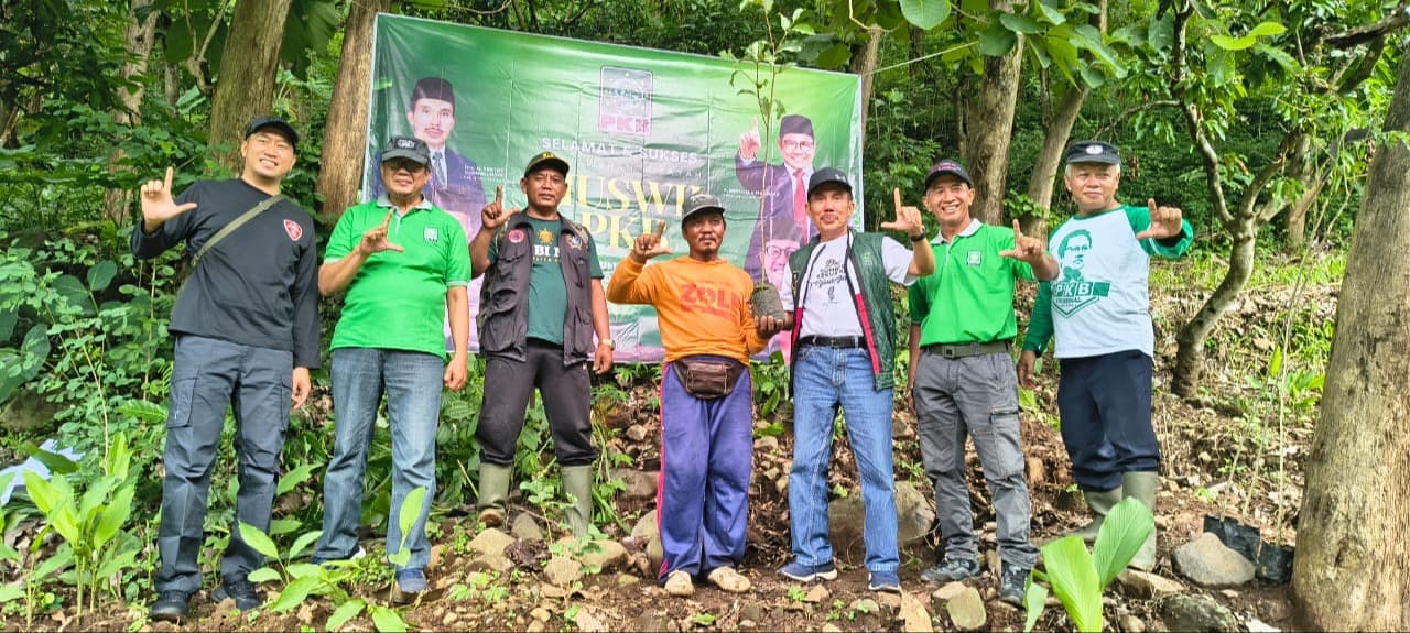 Merawat Ekologi untuk Keselamatan Negeri, DPC PKB Kabupaten Kediri Tanam Seribu Pohon