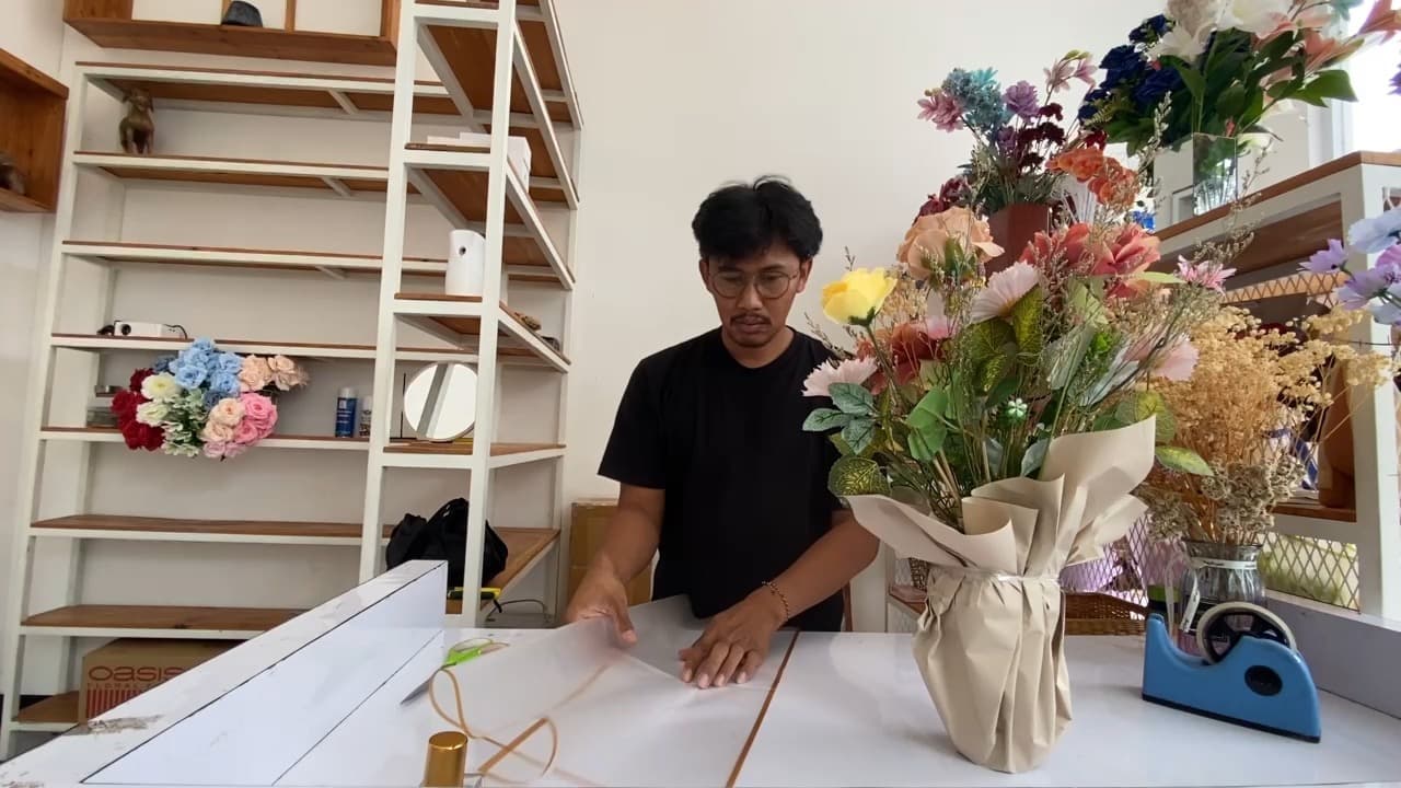 Jokher Creative Space Blitar Kebanjiran Pesanan Natal & Tahun Baru, Omzet Capai Rp45 Juta per Bulan