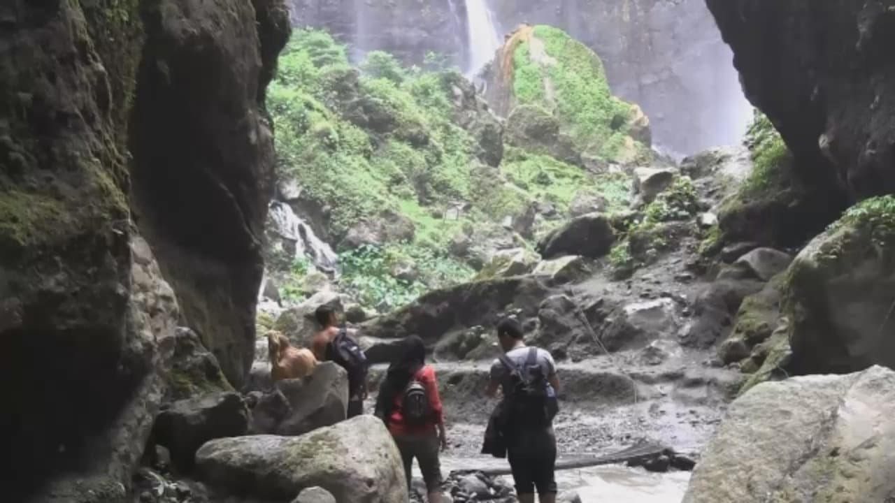 Pesona Keindahan Air Terjun Tumpak Sewu
