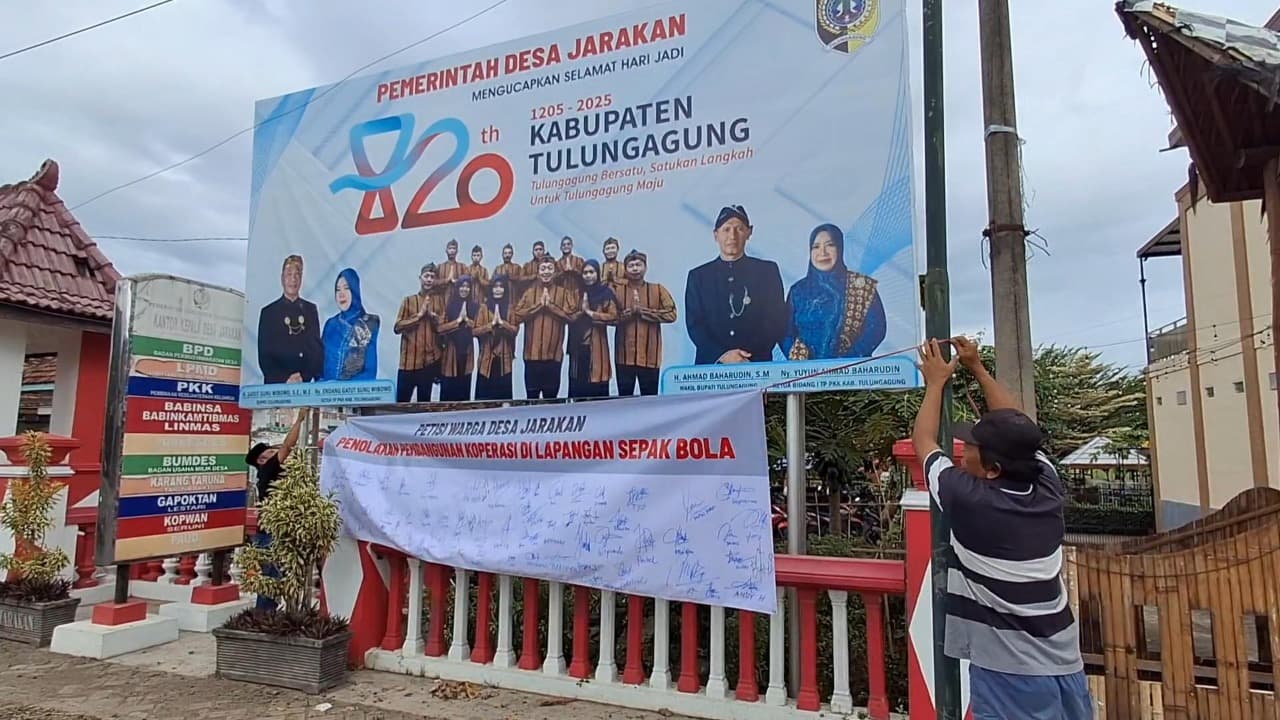 Warga Jarakan Tolak Pembangunan Gedung KMP di Lapangan Desa