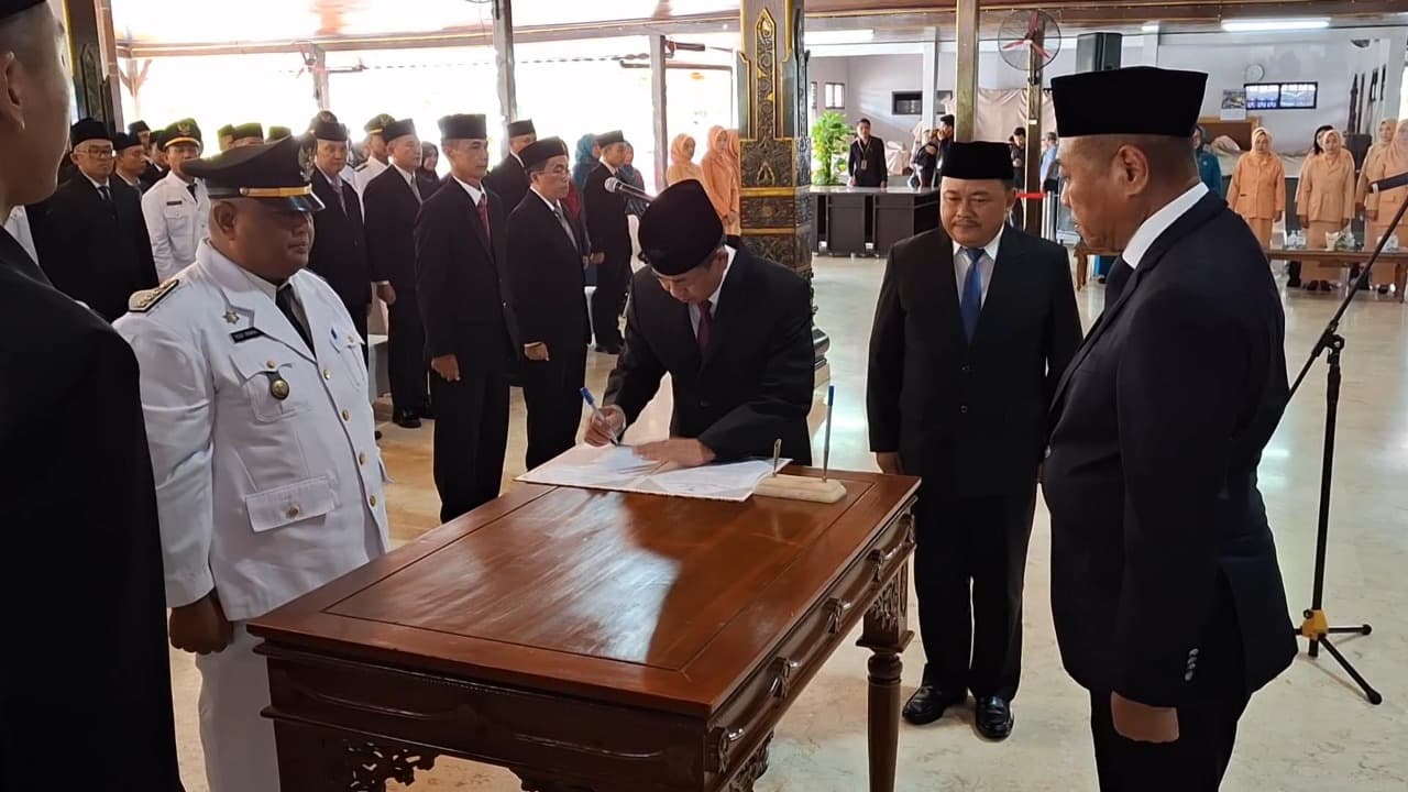 Gatut Sunu Lantik 141 Pejabat Administrator Dan Pengawas, Tegaskan Tidak Ada Jual Beli Jabatan