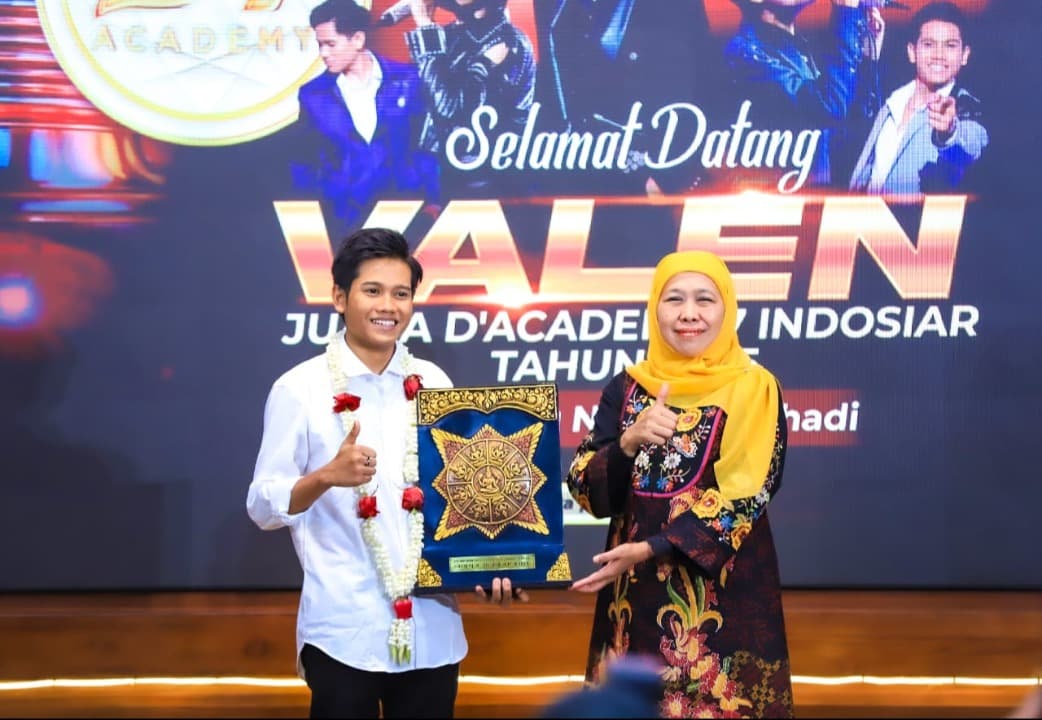 Gubernur Khofifah dan Wagub Emil Dardak Sambut Meriah Valen Sang Juara D'Academy7