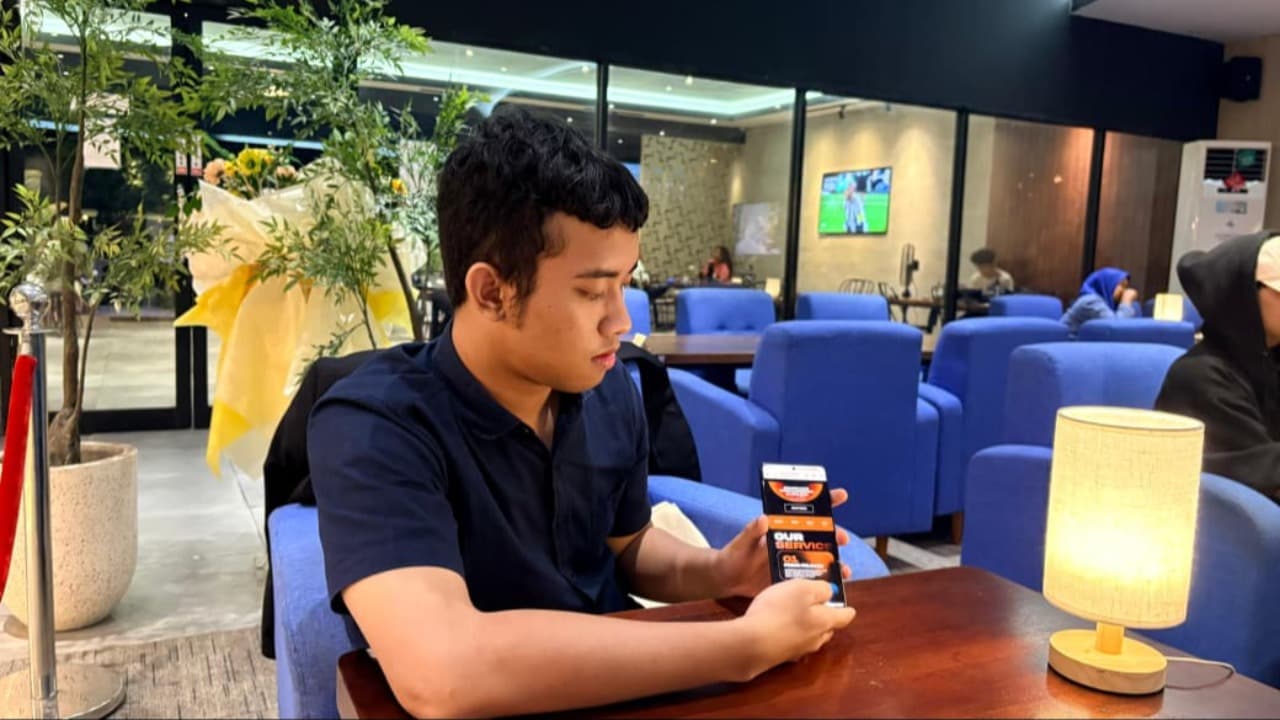 Donasi untuk Korban Bencana Sumatera Mengalir, Ali Azhar D Ikut Berkontribusi saat Launching AAD Today Universal