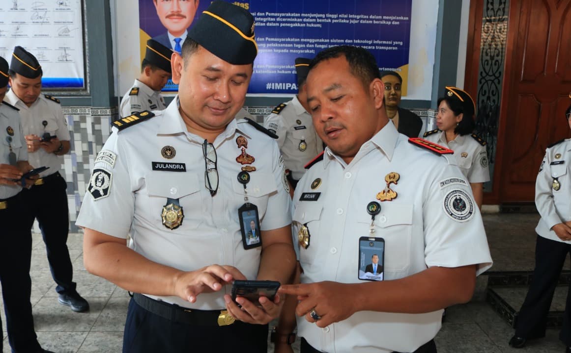 Perangi Judi Online, Ponsel Pegawai Lapas Banyuwangi Mendadak Dicek