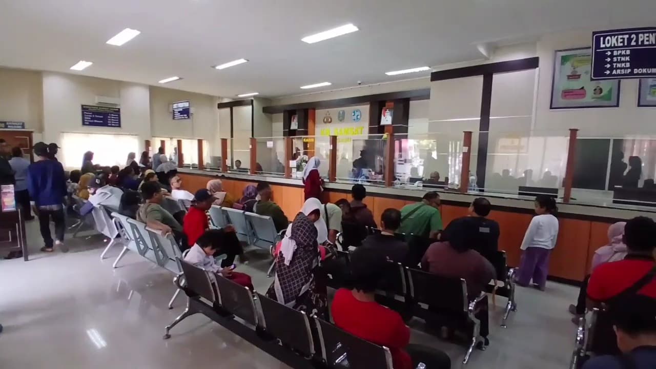 Pasca Libur Nataru, Pengurusan Pajak Kendaraan di Samsat Ngawi Meningkat