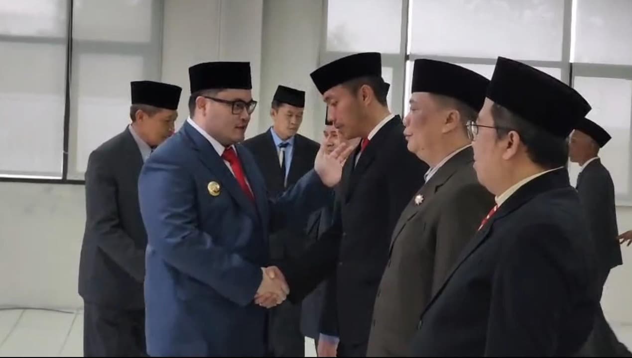 Bupati Kediri Lantik Lima Pejabat Strategis, Tekankan Inovasi dan Keluar dari Zona Nyaman