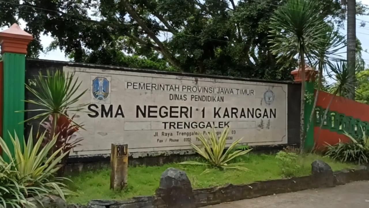 Kebijakan Penataan Non-ASN Pemprov Jatim Berdampak pada Guru SMAN 1 Karangan