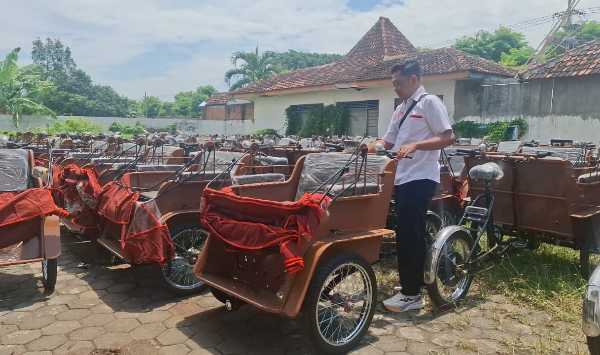 Becak Listrik Bantuan Presiden Prabowo Tiba di Banyuwangi