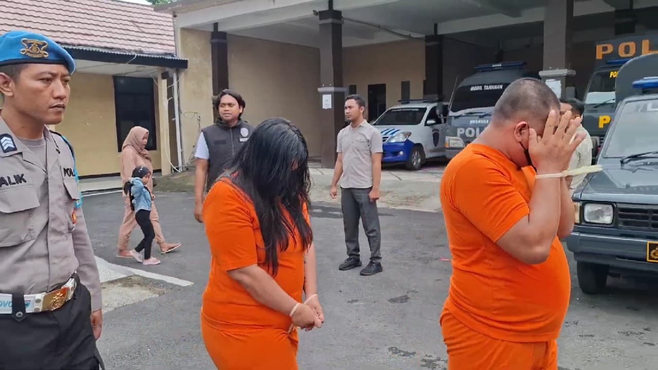 Pasutri Kompak Curi Motor di Kediri, Tertangkap Kamera CCTV