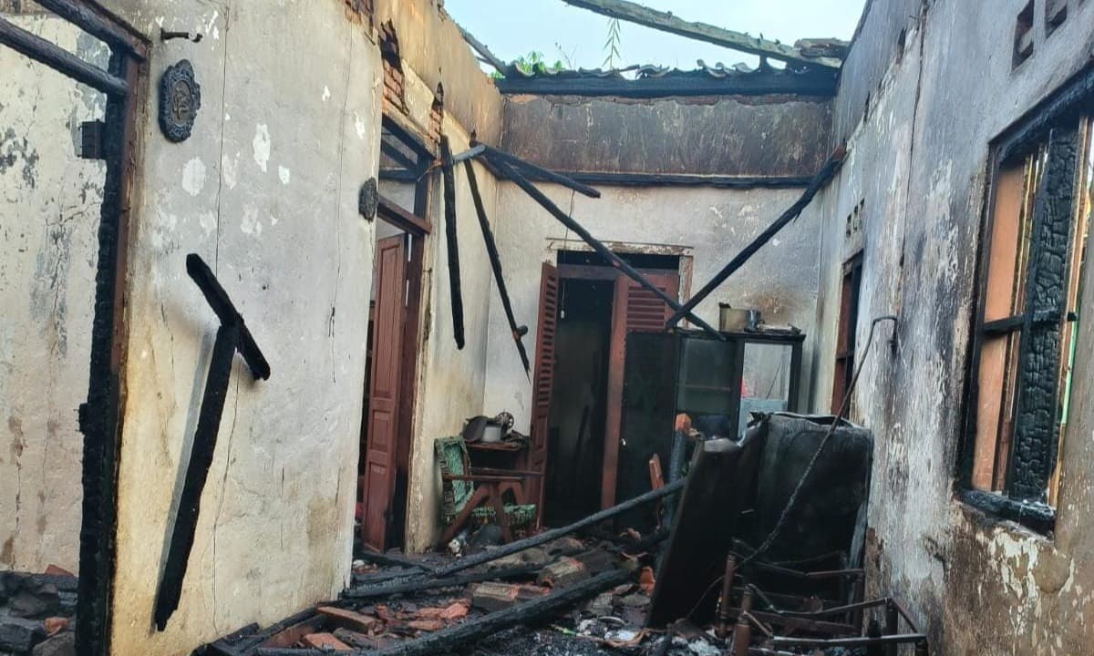 Rumah Kosong di Banyuwangi Ludes Terbakar