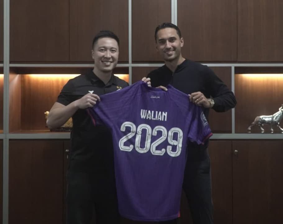Resmi, Ezra Walian Perpanjang Kontrak di Persik Kediri Hingga 2029