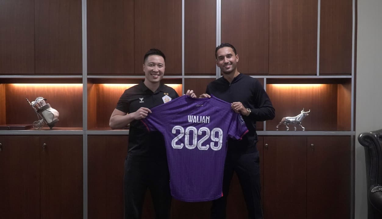 Perpanjang Kontrak Ezra Walian, Manajemen Persik Bicara Skema Besar