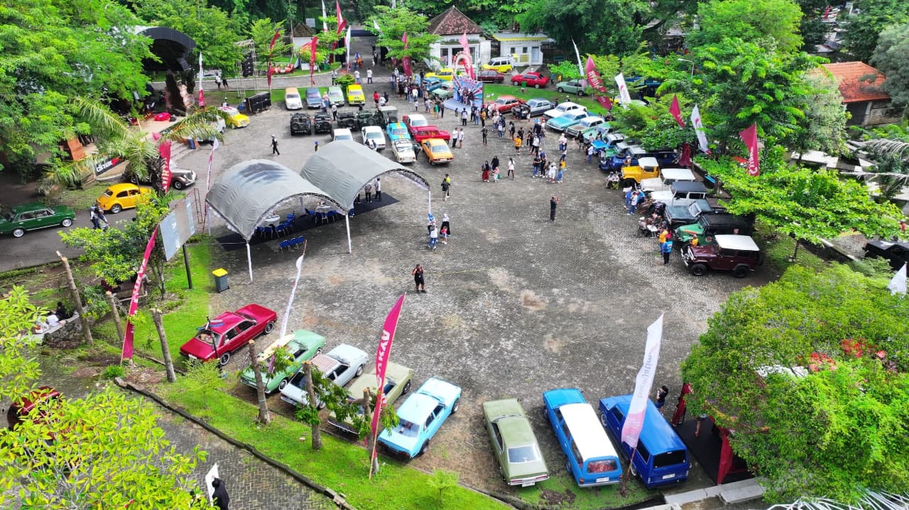 Hadiri Rally Wisata Mobil Kuno, Wali Kota Kediri Ajak Promosikan Sejarah dan Potensi Wisata
