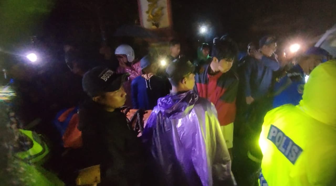 Geger: Warga Banyuwangi Temukan Mayat Pria di Aliran Sungai