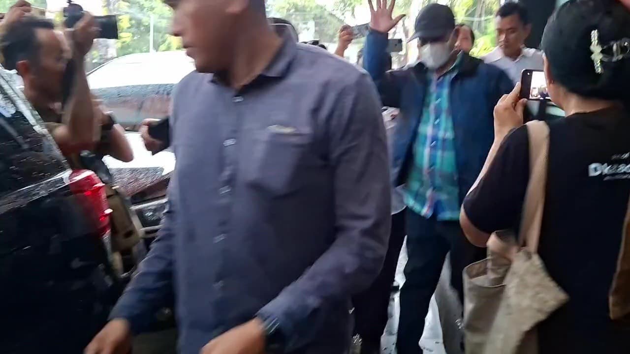 Usai Diperiksa KPK, Wali Kota Dan Kepala DPUPR Dibawa Ke Jakarta