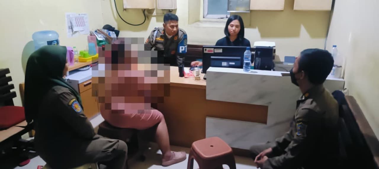 Nekad Mangkal, Satu WTS Diamankan Satpol PP di TPU Kembang Kuning Surabaya