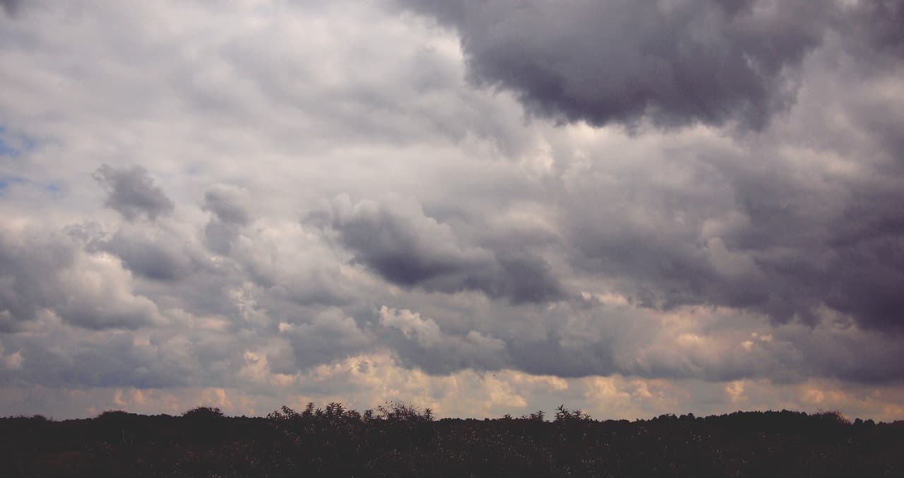 BMKG Prakirakan Cuaca Jawa Timur Dominan Cerah Berawan, Hujan Lokal Masih Berpeluang Terjadi