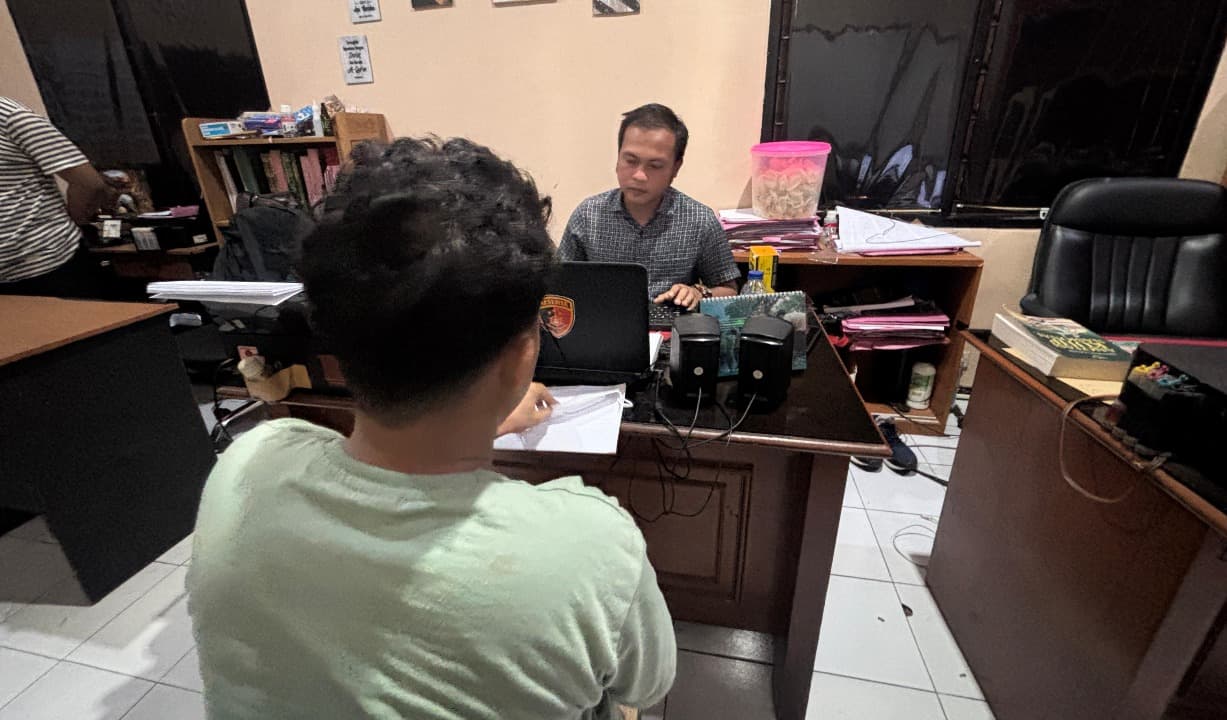 Karena Curi HP di Konter, Pemuda Sapeken Ditangkap Polisi Banyuwangi