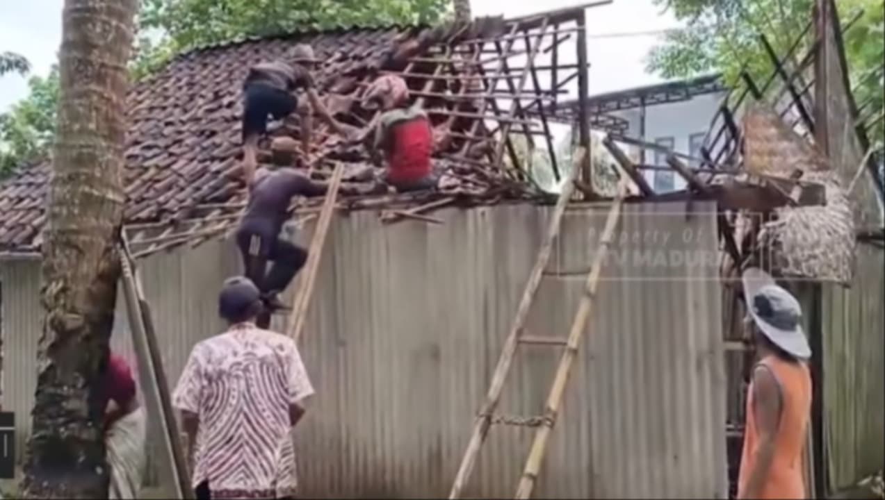 Puluhan Rumah dan Fasilitas Pendidikan di Sumenep Rusak Akibat Cuaca Ekstrem