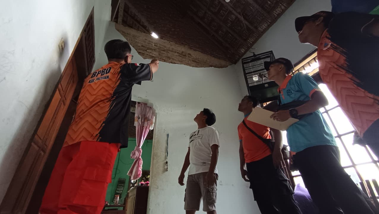 Dua Rumah Warga Pacitan Rusak Terdampak Gempa Bumi Magnitudo 5,7