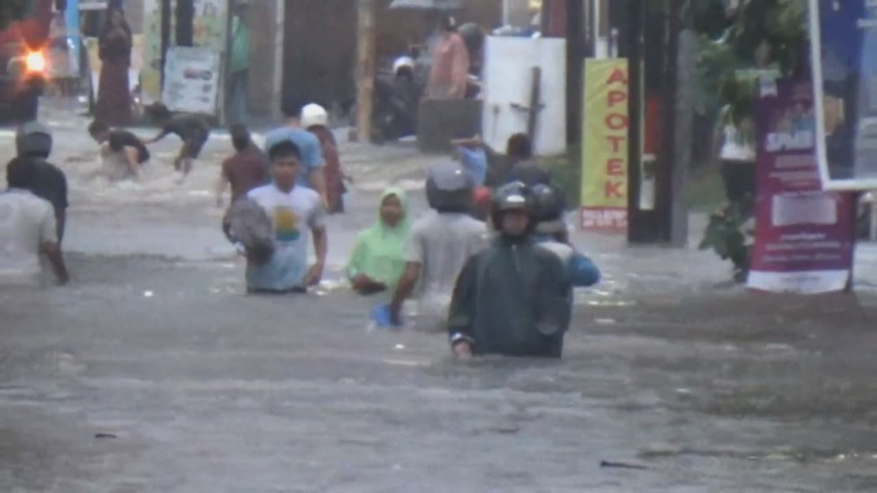 Banjir Akibat Cuaca Ekstrem Genangi Wilayah Jember