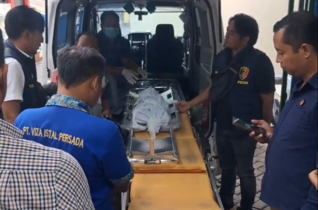 Penemuan Kerangka Manusia Di Bongkar Kembali Oleh Petugas