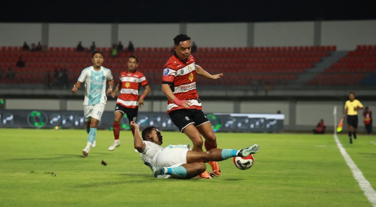 Hasil Super League: Madura United Ditahan PSBS Biak, Persib Kalahkan Persis