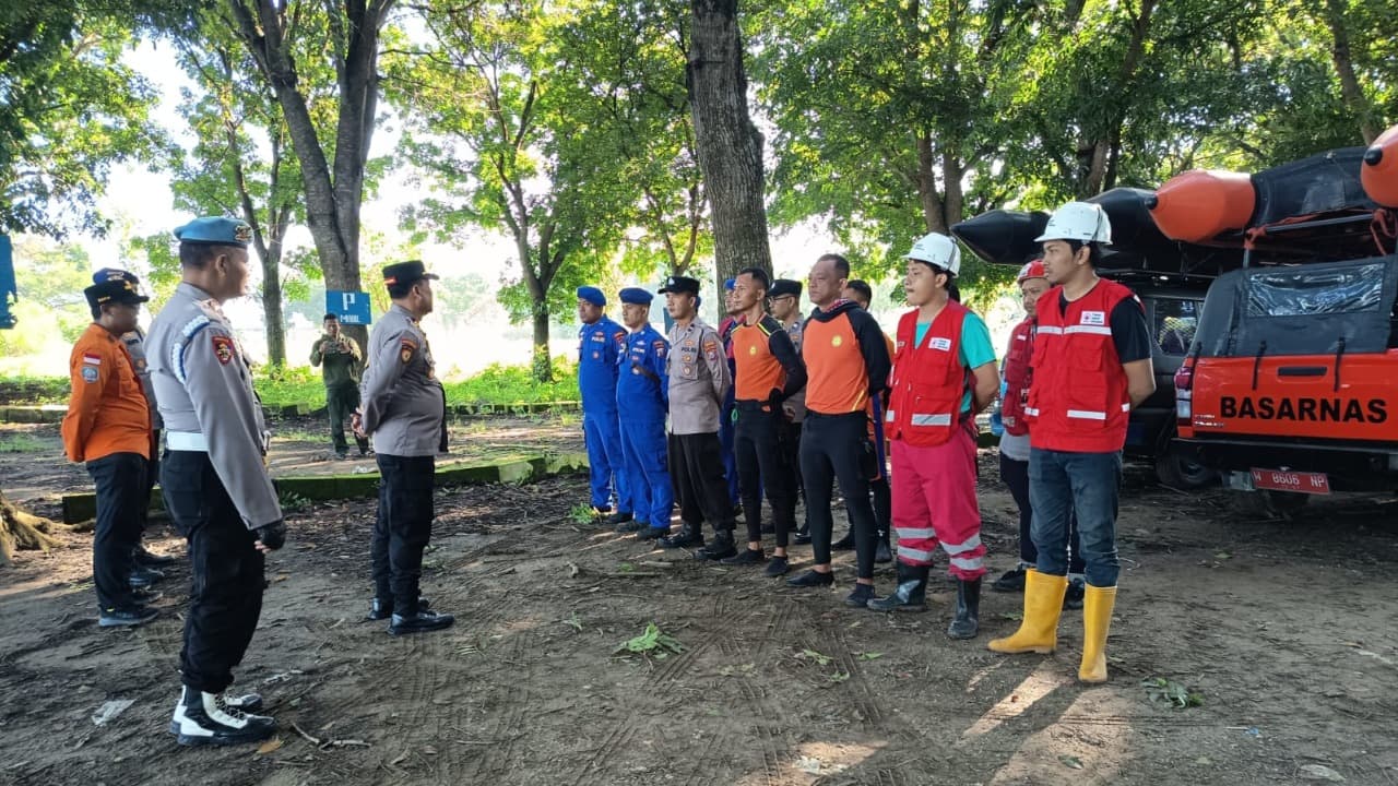 Hari Kedua, Pencarian Bocah SMP Tenggelam di Bengawan Solo Diperluas
