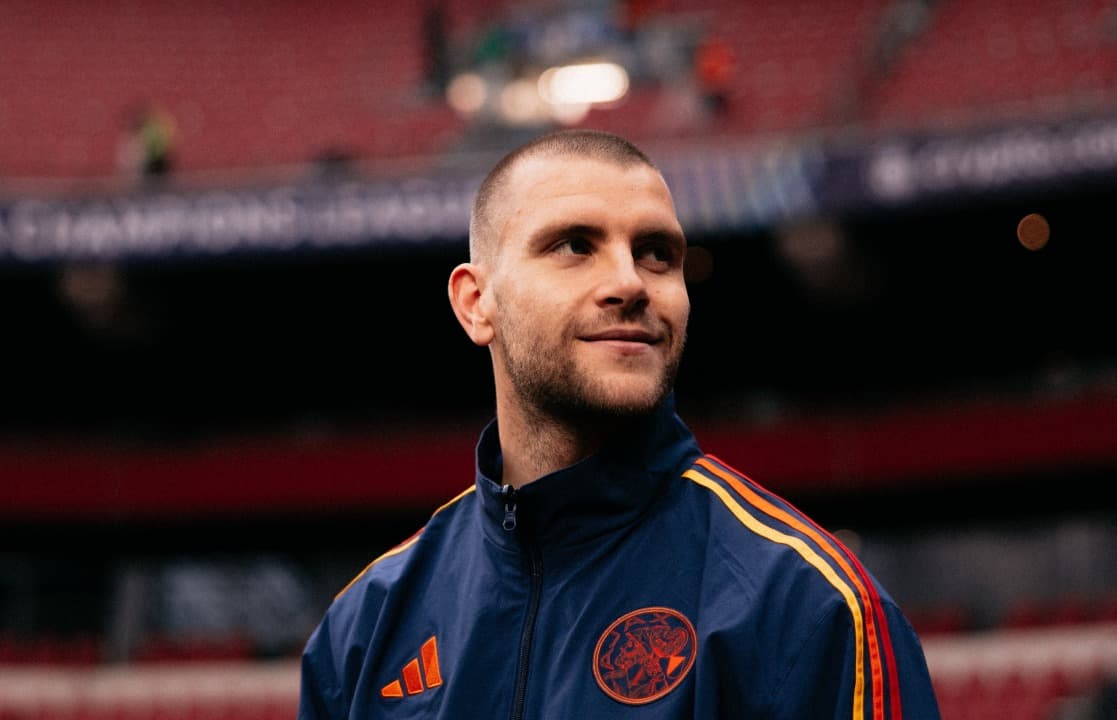 Maarten Paes Resmi Bergabung dengan Ajax Amsterdam, Siap Bersaing di Level Elite!