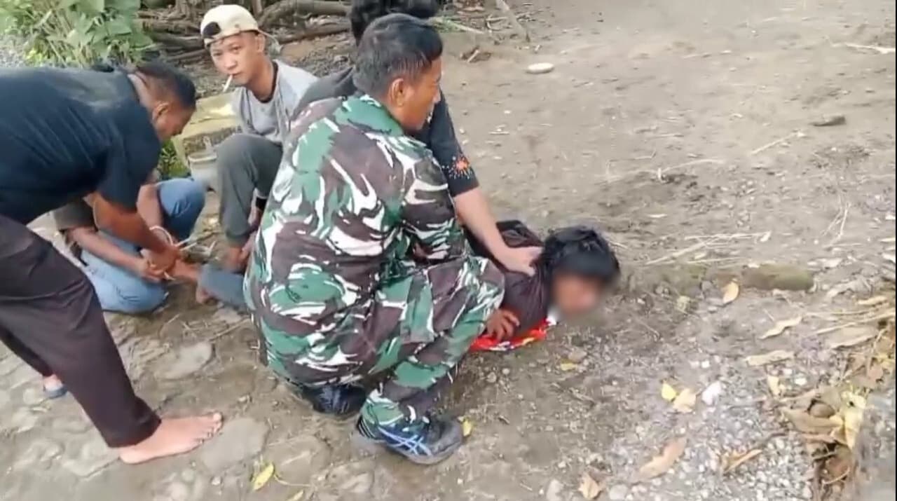 ODGJ Mengamuk Bawa Sajam di Jombang, Dua Petugas Nyaris Terluka