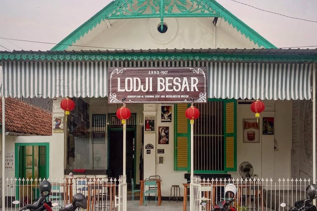 Lodji Besar: Ruang Nostalgia di Jantung Peneleh, Tempat Kopi dan Sejarah Bertemu