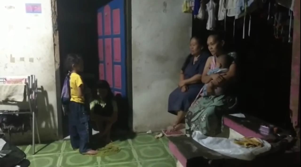 Gempa 6,4 Guncang Pacitan, Warga Panik Keluar Rumah