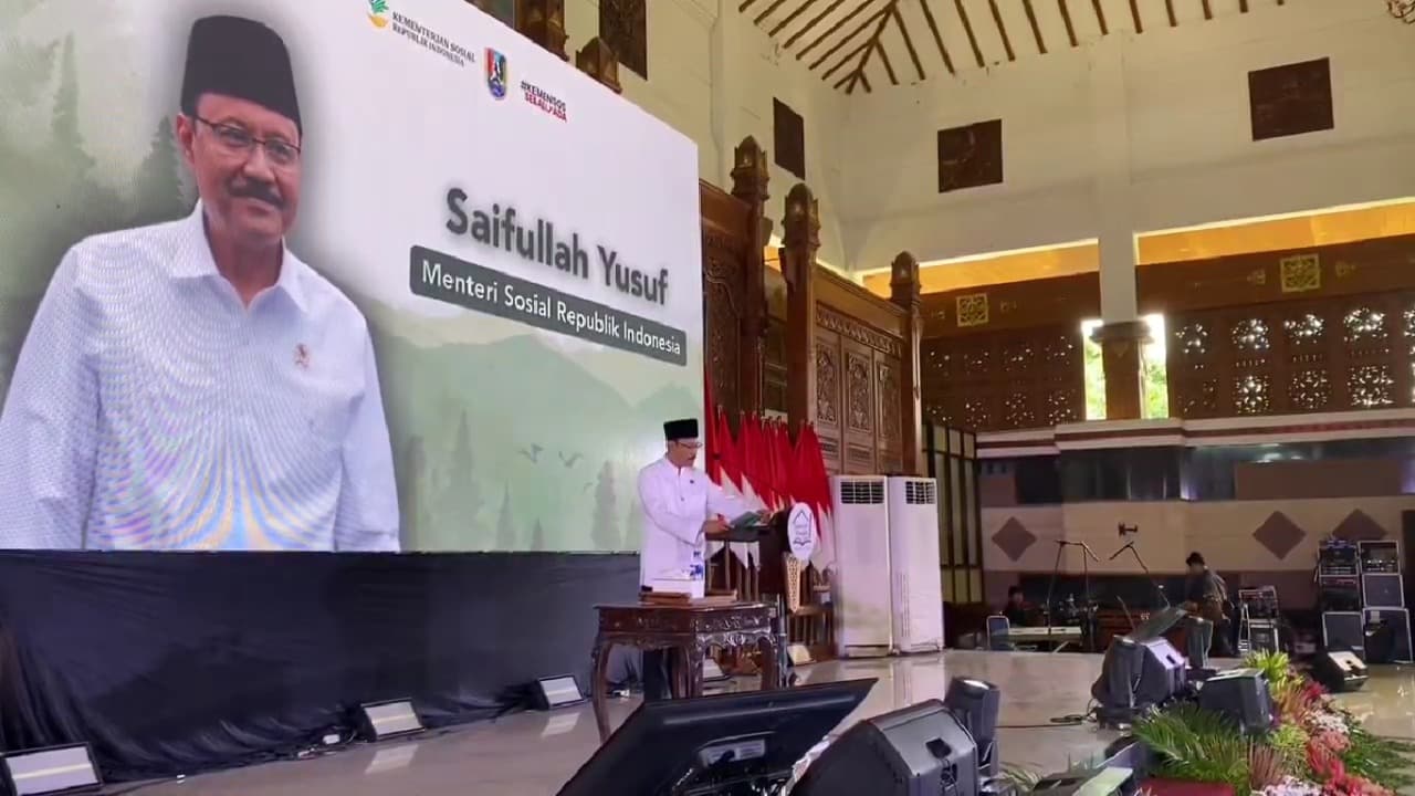 Kunjungi Tuban, Mensos Tekankan Validasi Data dan Apresiasi Sekolah Rakyat