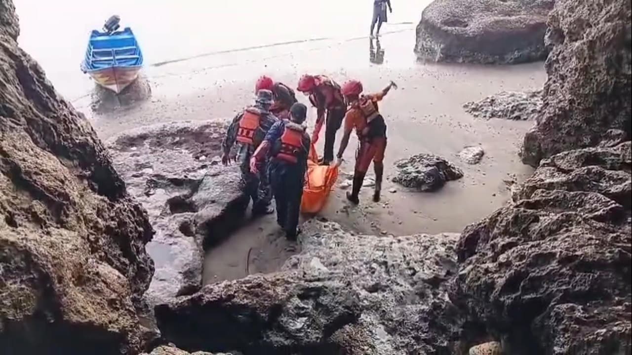 Wisatawan Tewas Tenggelam di Pantai Sine, Tulungagung
