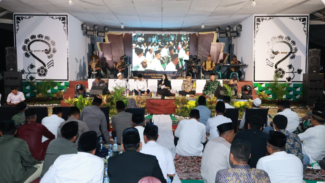 Tandang Bareng Cari Solusi Bersama, Bupati Ipuk dan Kapolresta Banyuwangi Cangkruan Bareng Warga