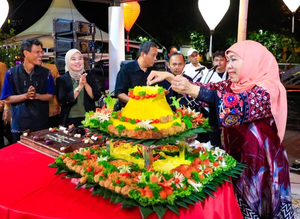 Gubernur Khofifah Bersama Wartawan Jatim Gelar Tasyakuran HPN 2026