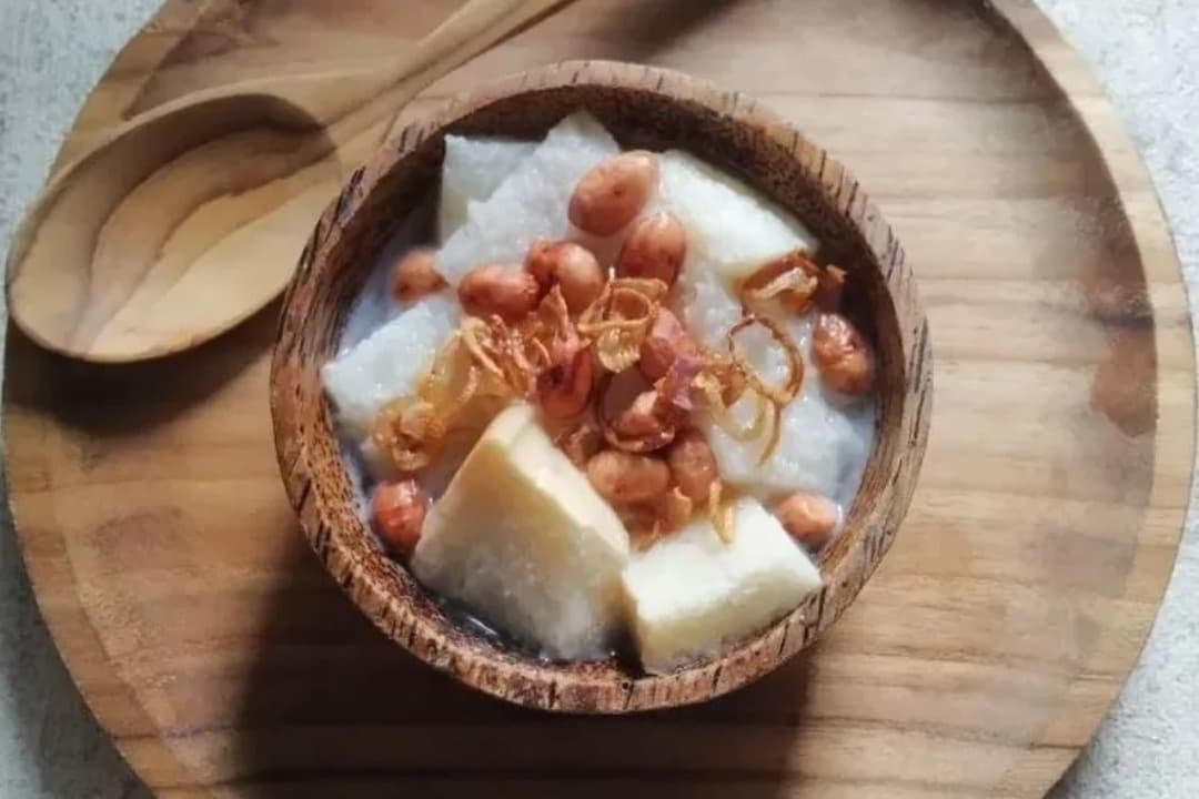 Cemue, Wedang Gurih Khas Ngawi yang Unik dengan Taburan Bawang Merah Goreng