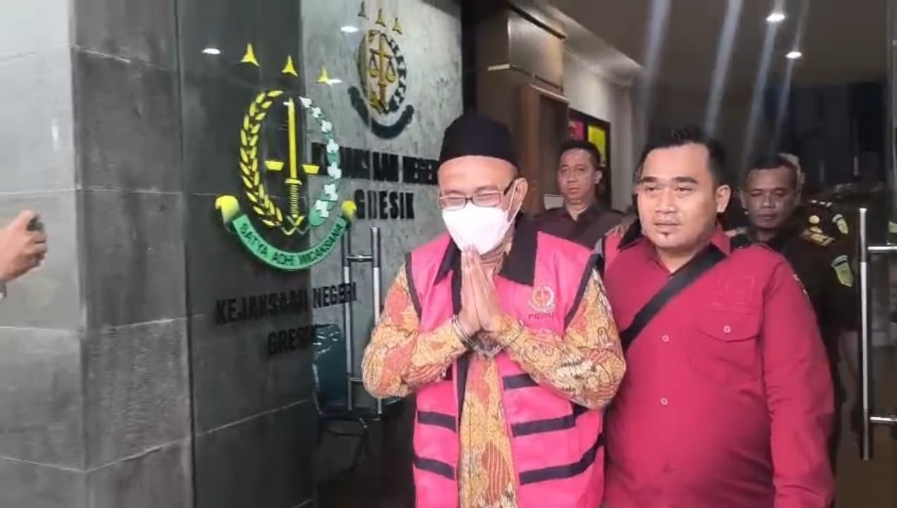 Dua Kyai dan Ketua Santri Ditahan Kejari Gresik Terkait Dugaan Korupsi Dana Hibah Rp 400 Juta