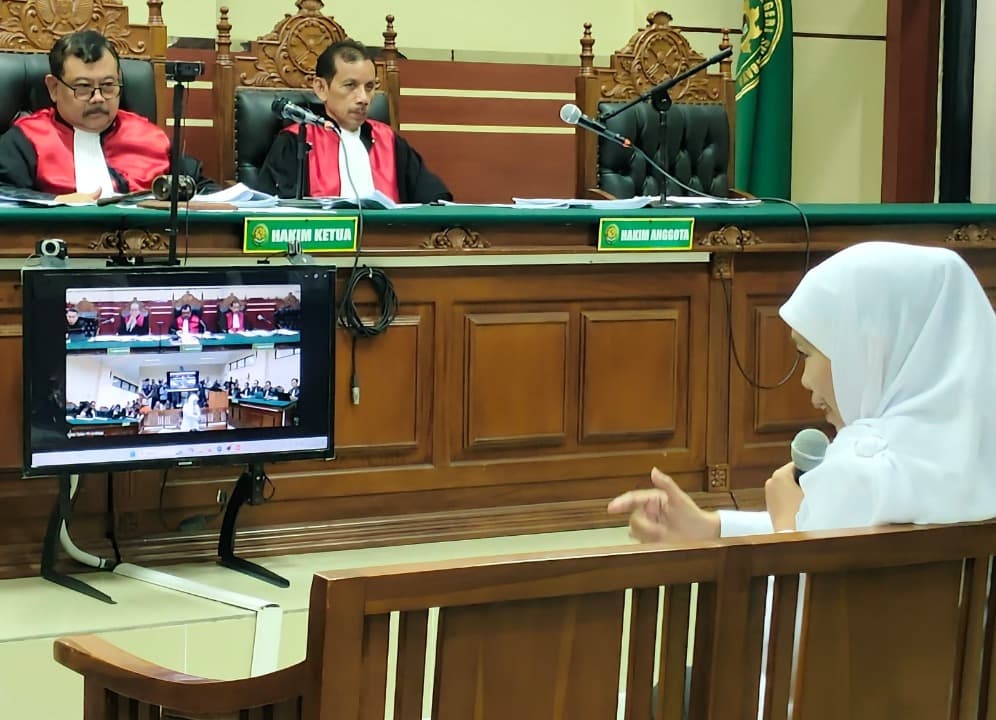 Penuhi Panggilan Jaksa KPK, Khofifah Beri Kesaksian di Sidang Korupsi Dana Hibah