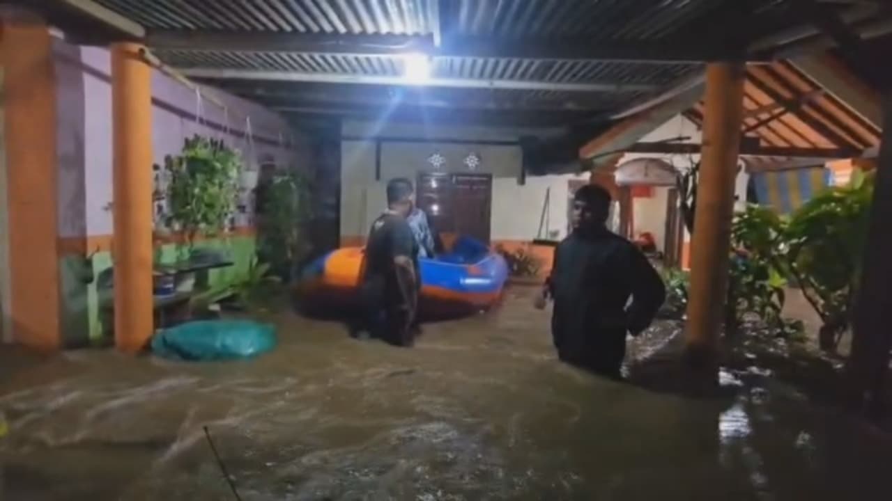 Banjir Tiba-Tiba Terjang Sejumlah Desa, Puluhan Warga Dievakuasi