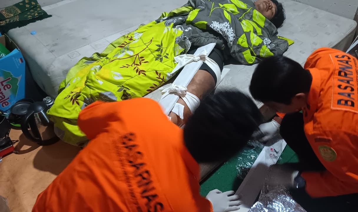 Tim SAR Banyuwangi Evakuasi Pendaki Terpeleset di Gunung Rante