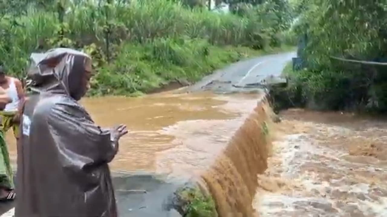 Nekat Terjang Banjir, Wanita di Lumajang Tewas Terseret Arus Sejauh 20 KM