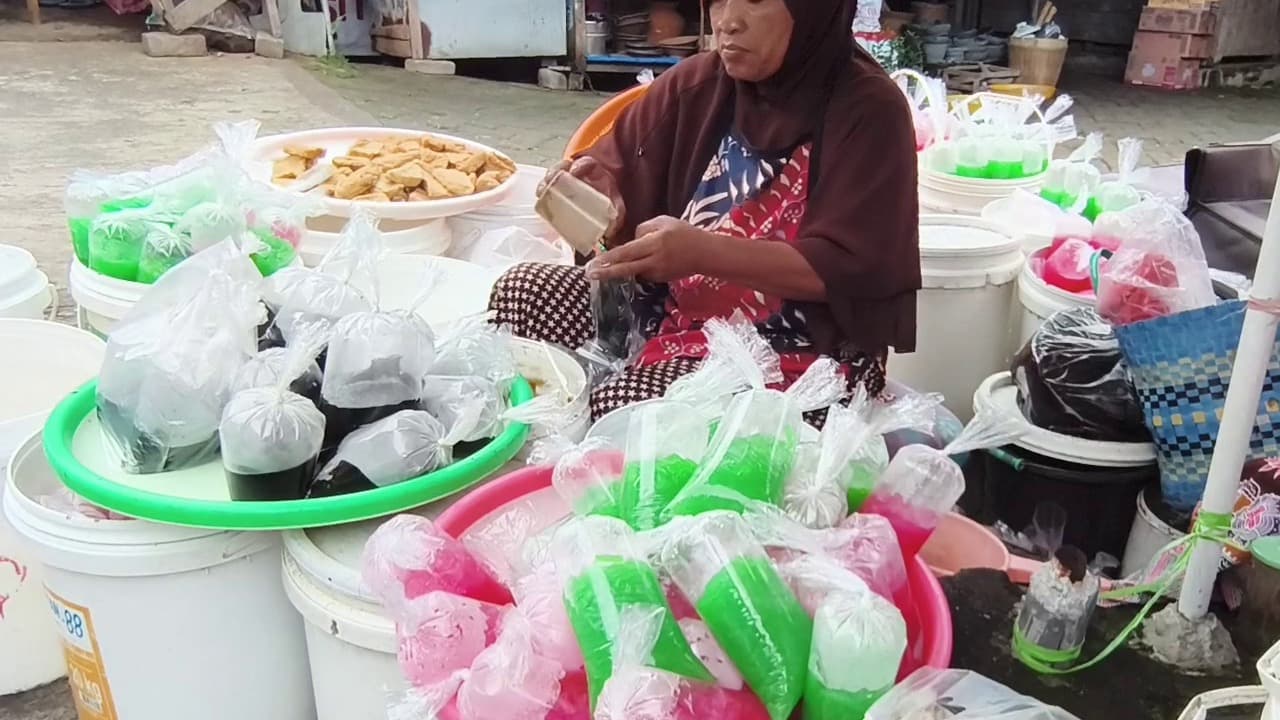 Awal Puasa, Penjualan Dawet Dan Janggelan Naik Berlipat