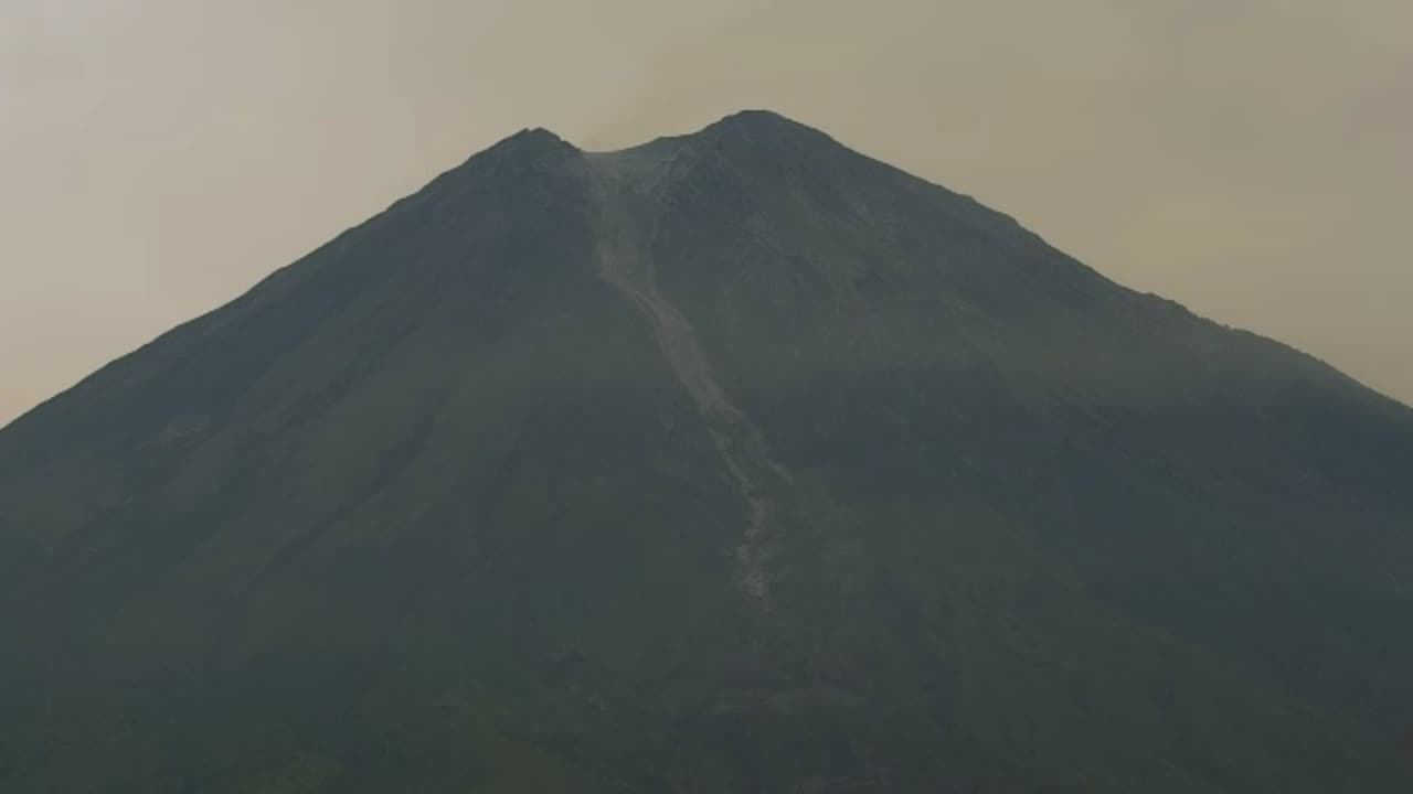 Waspada, Semeru Sering Erupsi dan Banjir Lahar